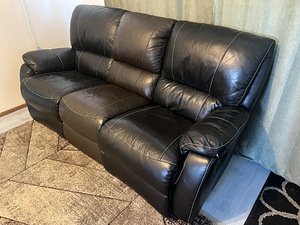 Recliner nahkdiivan (2 foto / 5)