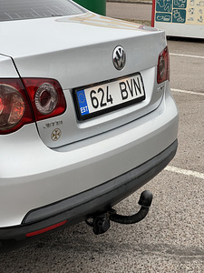 Volkswagen Jetta 2.0TDI (7 foto / 13)