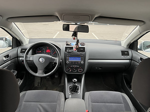 Volkswagen Jetta 2.0TDI (8 foto / 13)