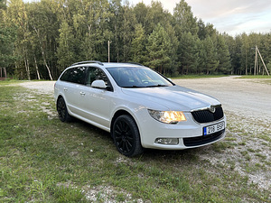 Skoda Superb 1.4 92kw 2012 (2 foto / 14)
