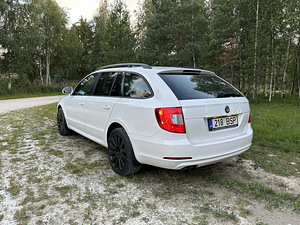 Skoda Superb 1.4 92kw 2012 (3 foto / 14)