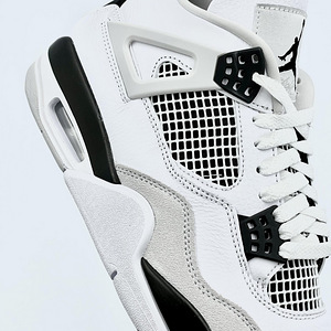 Jordan 4 Retro Military Black (4 foto / 4)