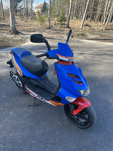 Aprilia SR50 2003.a (1 foto / 8)