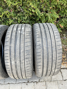 Летняя Michelin Pilot sport 4 235/40/19 (4 foto / 9)