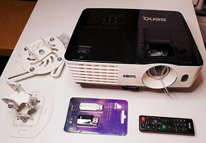 BENQ MH680 projektor (1 foto / 7)