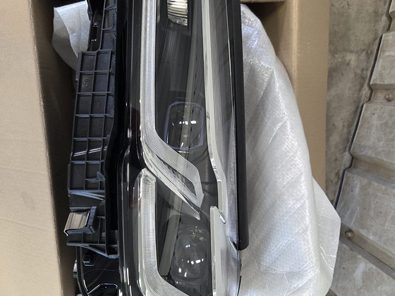 BMW G30/31 lci vasak esituli