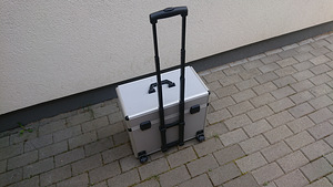 Ratastega alumiinium kohver (3 foto / 4)