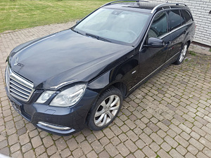 MERCEDES-BENZ E 200 на запчасти (4 фото из 5)