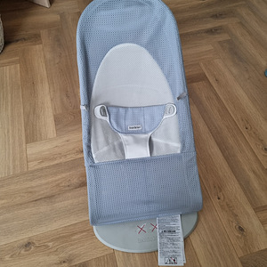 Шезлонг Babybjörn Balance мягкая сетка