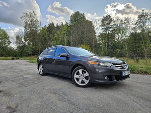 Honda Accord 2.2 110kW (2 foto / 11)