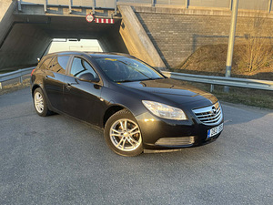 Opel Insignia (3 фото из 12)