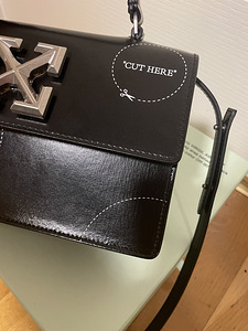 Сумка Off-White (5 фото из 7)