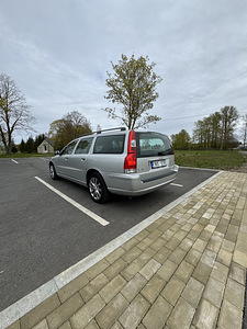 Volvo v70 (4 фото из 11)