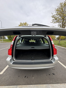 Volvo v70 (10 фото из 11)