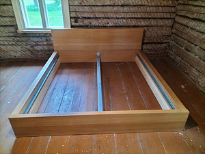 Super king-voodi madratsite ja abilaudadega / King size bed (5 foto / 7)