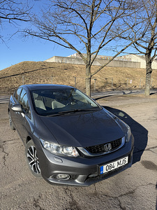Продается: Honda Civic (2 фото из 15)