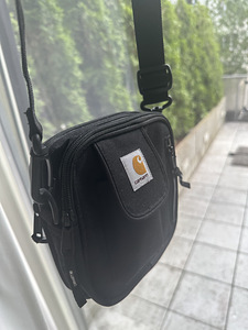 Carhartt WIP Essentials (2 фото из 3)