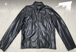 Armani куртка (3 фото из 6)