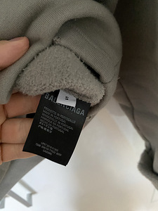 Balenciaga hoodie (5 foto / 6)