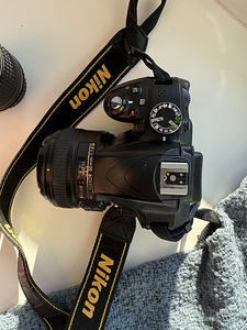 Nikon d3300 AF-P 18-55 VR Kit + Nikon AF-S Nikkor 50mm f/1.8 (2 foto / 3)