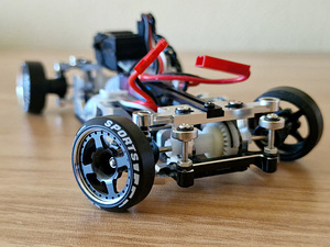 1:24 RC дрифт-авто (9 фото из 10)