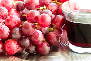 Виноградный сок из винограда Карменер