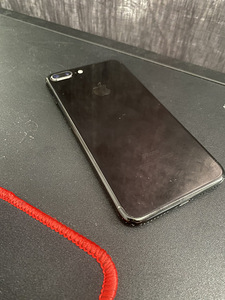 iPhone 7 plus jet black (2 фото из 3)