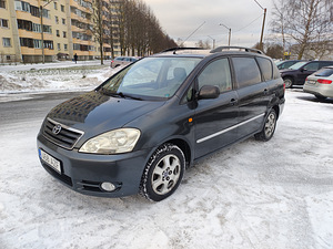 Toyota avensis verso (1 foto / 10)
