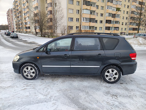Toyota avensis verso (4 foto / 10)