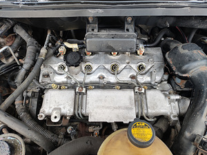 Toyota avensis verso (10 foto / 10)