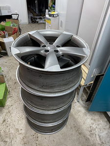 Оригинальные Audi r20 (1 фото из 6)
