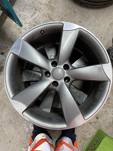 Оригинальные Audi r20 (3 фото из 6)