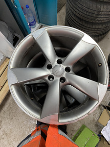 Оригинальные Audi r20 (5 фото из 6)