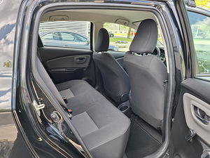 Toyota Yaris (7 foto / 9)