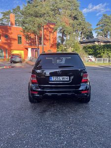 Mercedes Benz (3 фото из 7)