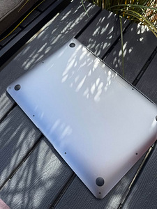 Macbook Air 2020 M1 Space Gray (3 foto / 8)