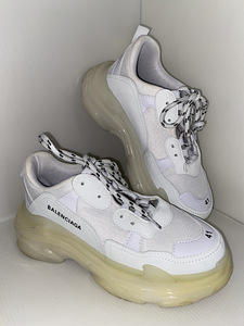 Balenciaga tossud (1 foto / 4)