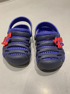 Crocs pluss kingitus teine paar (1 foto / 3)