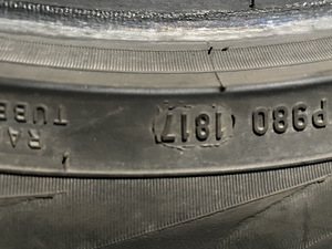 2tk Pirelli 285/45/r19 run flat (3 foto / 4)