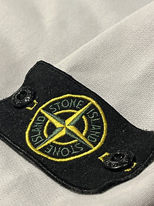 Stone Island (2 фото из 2)