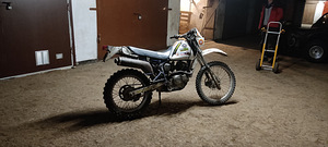 Suzuki DR125SE (3 foto / 9)