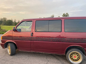 VW MULTIVAN (5 foto / 14)