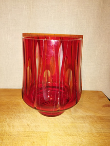 Хрустальная ваза красная 1970 годов