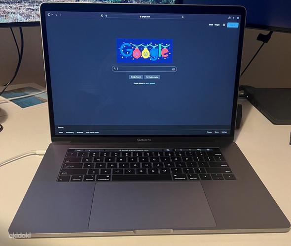 Macbook Pro (15-inch, 2019), I9, 16GB, 512SSD, Radeon Pro (foto #1)