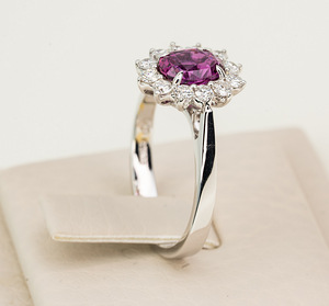 Кольцо с рубином 1.14CT с бриллиантами (3 фото из 3)