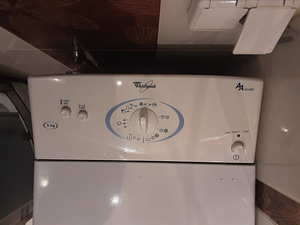 Whirlpool стиральная машина (2 фото из 3)