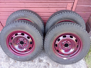 185/70 R14 92T комплект шипованных шин на дисках (4шт.)