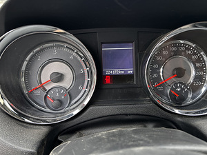 Chrysler Voyager (4 фото из 6)