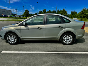 Ford Focus (4 foto / 12)