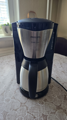 Кофемашина Philips. Мало использовалась. С термокувшином.